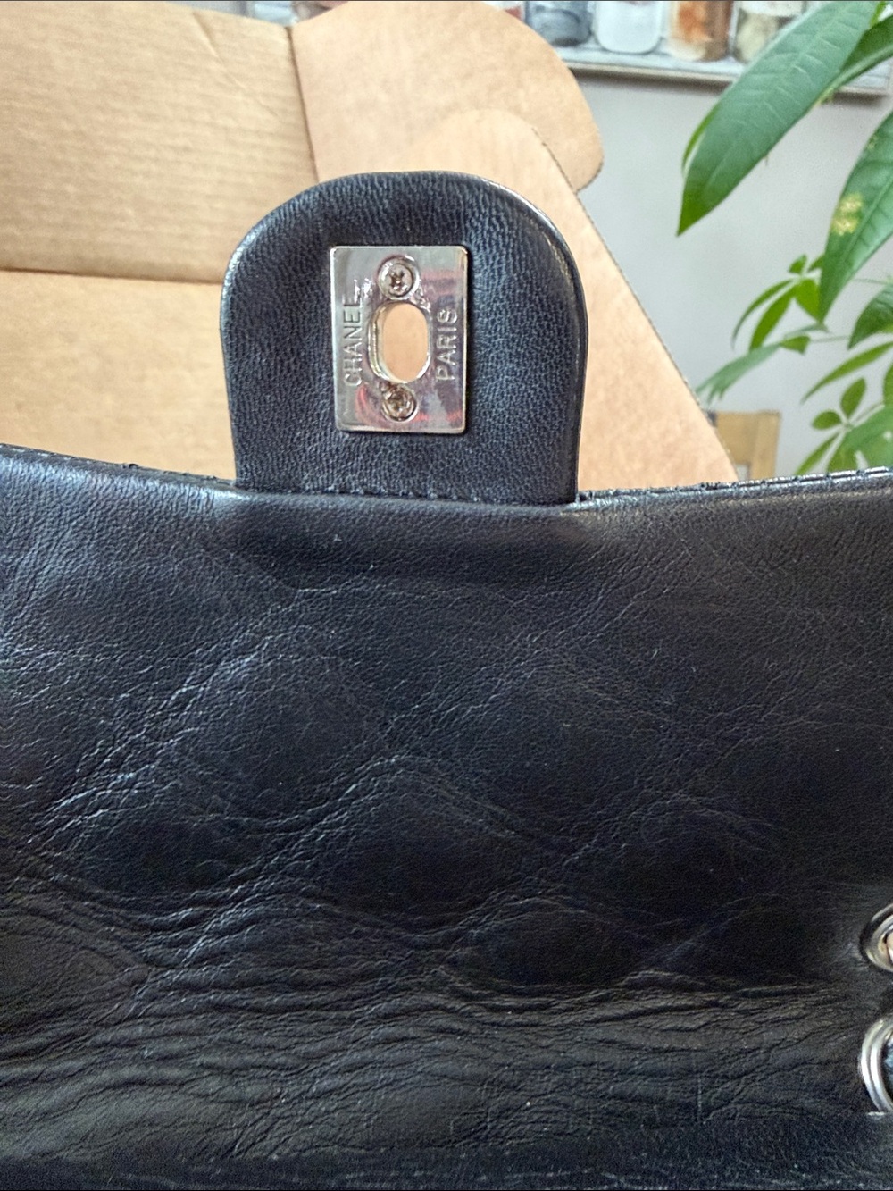 GWP CHANEl Black Quilted Shoulder Bag with Silver Hardware - Picture 6 of 17